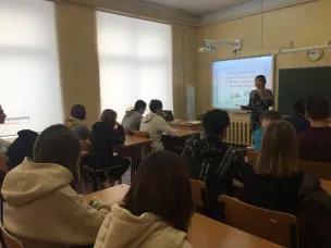 В преддверии Международного дня инвалидов в 7, 9, 10 классе прошёл классный час на тему "Доброта спасёт мир"