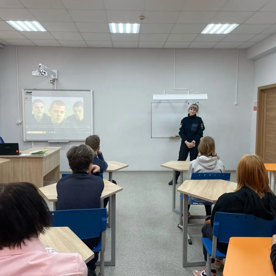 В рамках месячника профилактики правонарушений состоялась встреча с участковым уполномоченным полиции Резчиковой С.А.